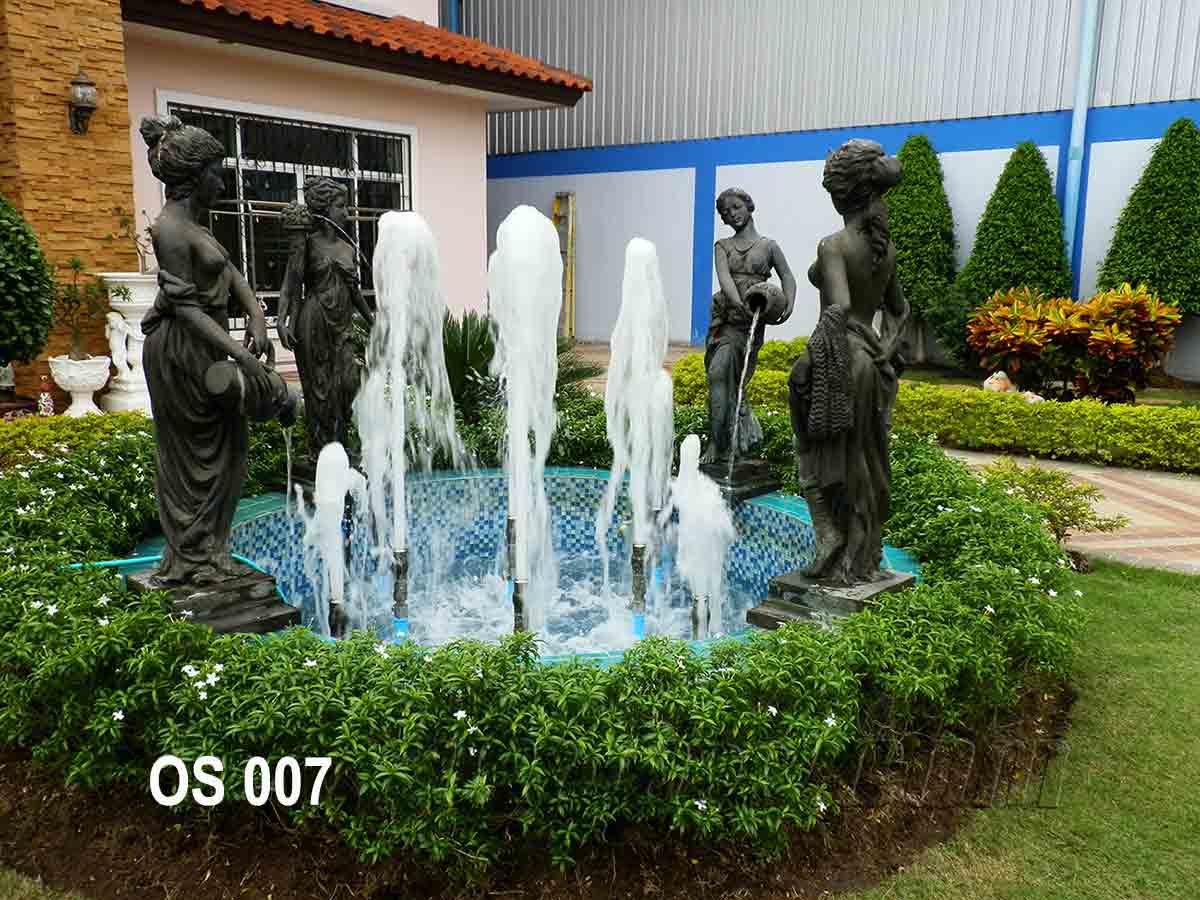 น้ำพุประติมากรรม ผู้หญิง 4 คน ที่บ้านคุณ อร สมุทรสาคร