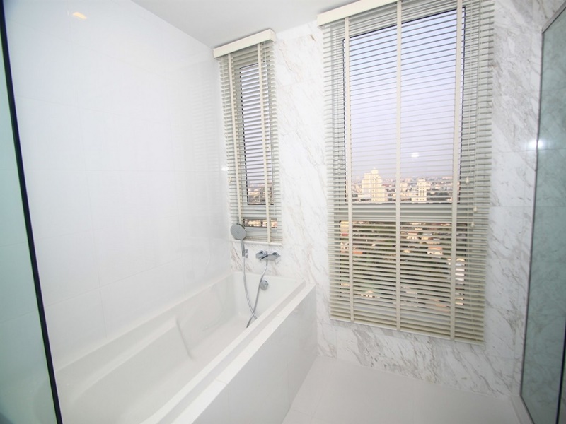 ให้เช่าคอนโด เอช คิว ทองหล่อ พื้นที่ 100 ตรม. 2 ห้องนอน เช่า 80,000 บาท/เดือน