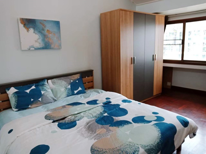 ให้เช่าทาวน์เฮ้าส์ 4 ชั้น ย่านเอกมัย พื้นที่ 23 ตรว. 5 ห้องนอน เช่า 60,000 บ/ด