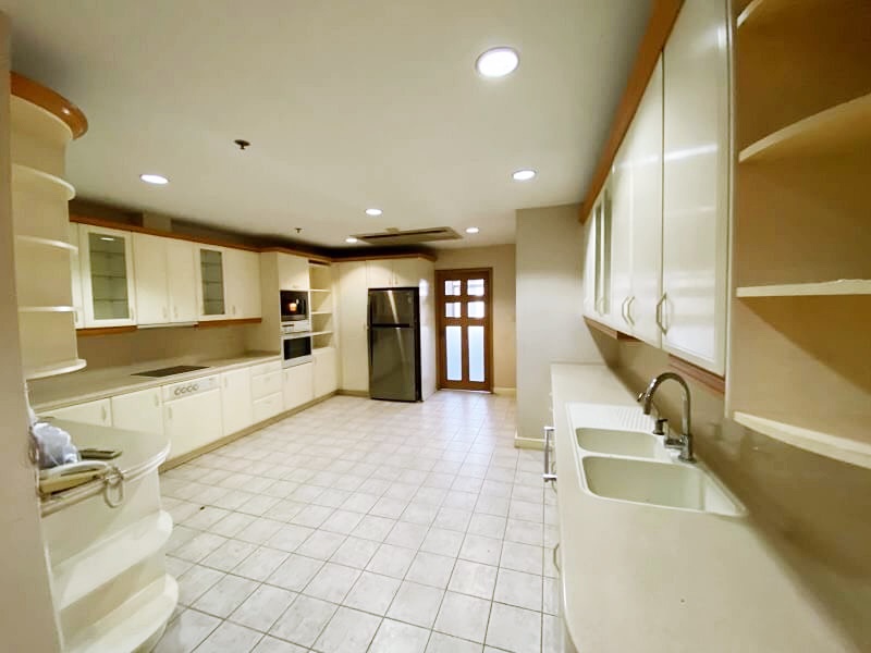 ให้เช่าคอนโด คาลิสต้า แมนชั่น พื้นที่ 630 ตร.ม. 5 ห้องนอน เช่า 200,000 บ/ด