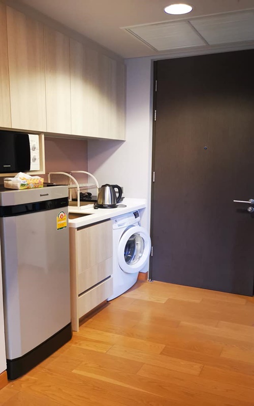 ให้เช่าคอนโด เดอะ ลุมพินี 24 พื้นที่ 30 ตร.ม. 1 ห้องนอน เช่า 23,000 บ/ด