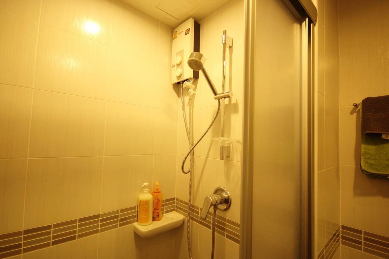 ให้เช่า ลุมพินี เพลส ศรีนครินทร์-หัวหมาก สเตชั่น 26 ตร.ม. 1 ห้องนอน เช่า 8,000 บ/ด