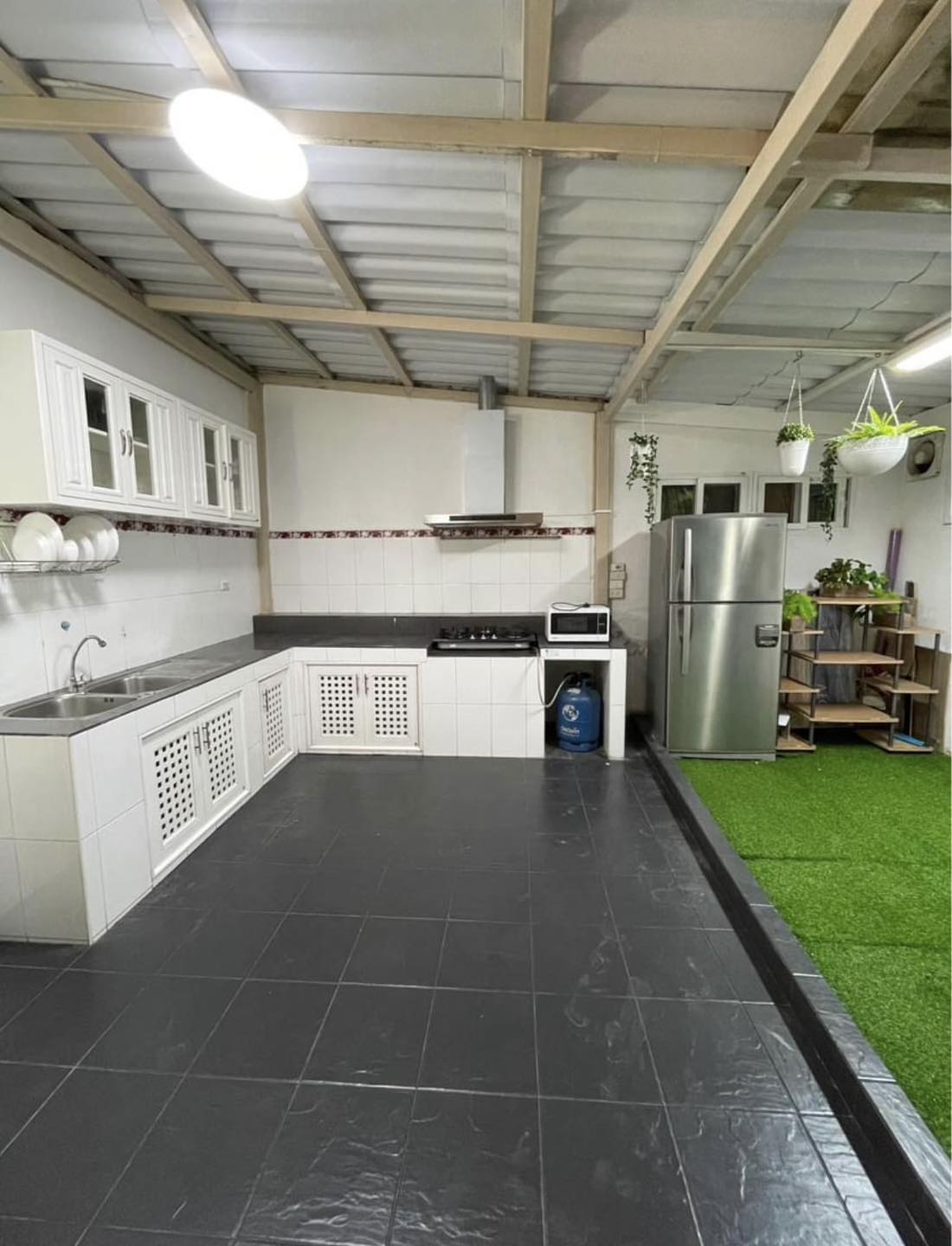 ให้เช่าทาวน์โฮม 3 ชั้น ย่านลาดปลาเค้า 21 ตร.ว. 3 ห้องนอน ราคา 24,000 บาท/เดือน