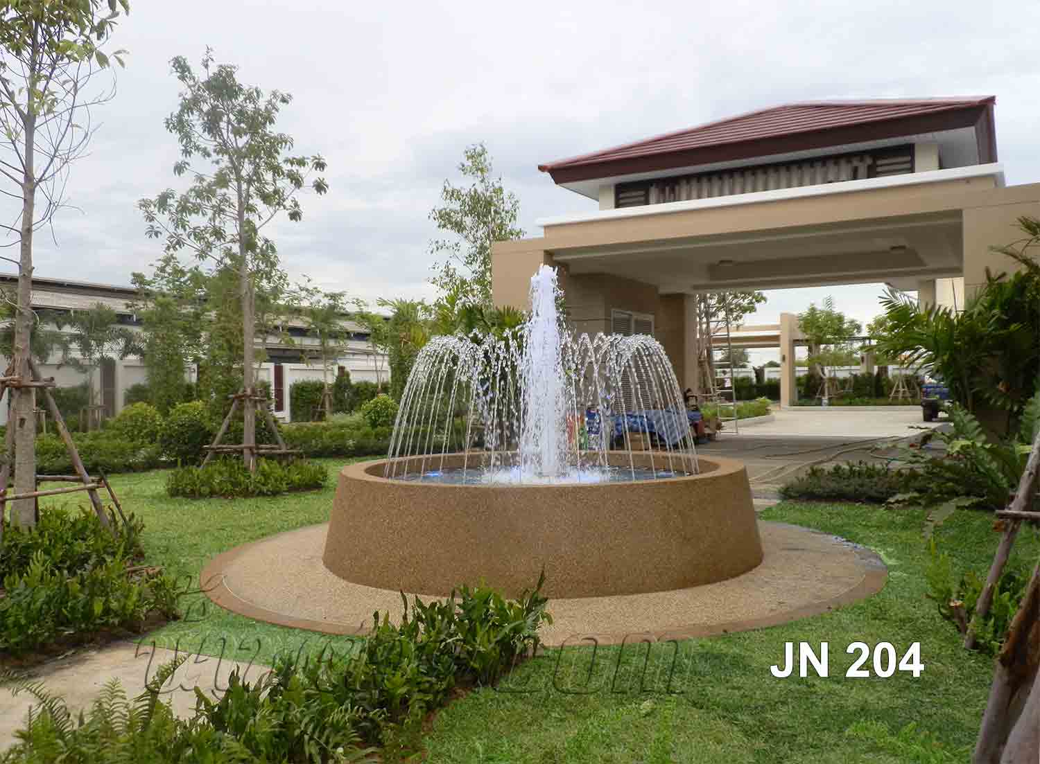 บ่อวงกลม ชุดน้ำพุวง Ring มียอดตรงกลางที่บ้านคุณจิรณี ที่ถ.เลียบคลองภาษีเจริญ