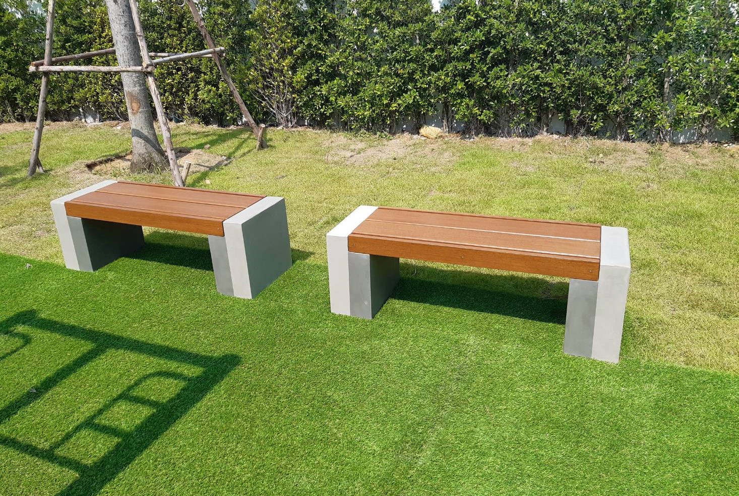 ม้านั่งสนาม รุ่นบล็อคทูโทน ไม้ไฟเบอร์ซีเมนต์ สีไม้สัก