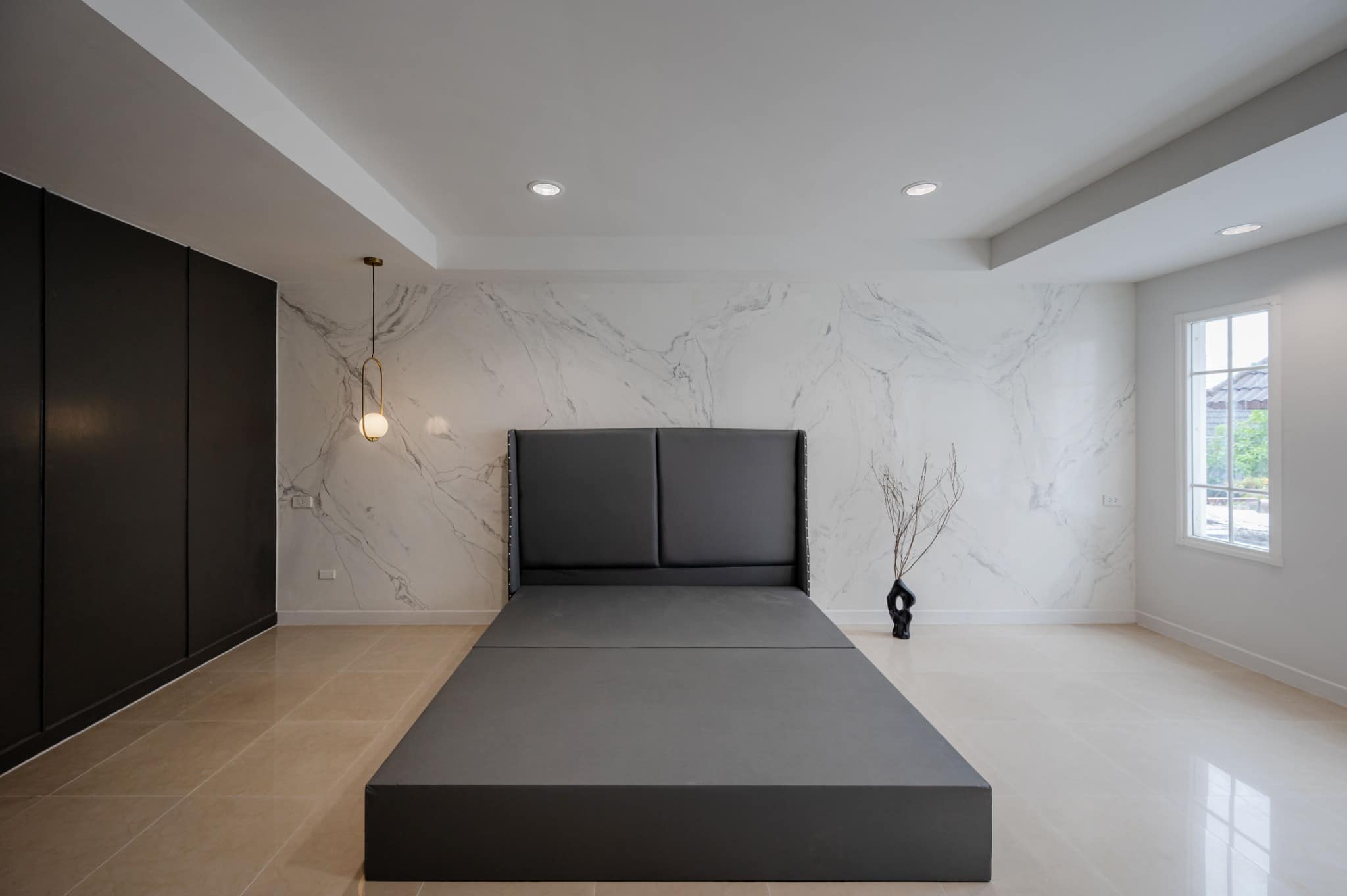 ขาย/ให้เช่า ทาวน์โฮม 4.5 ชั้น ย่านจตุจักร พื้นที่ 26 ตรว. 5 ห้องนอน เช่า 300,000 บ/ด ขาย 19.99 ล้าน