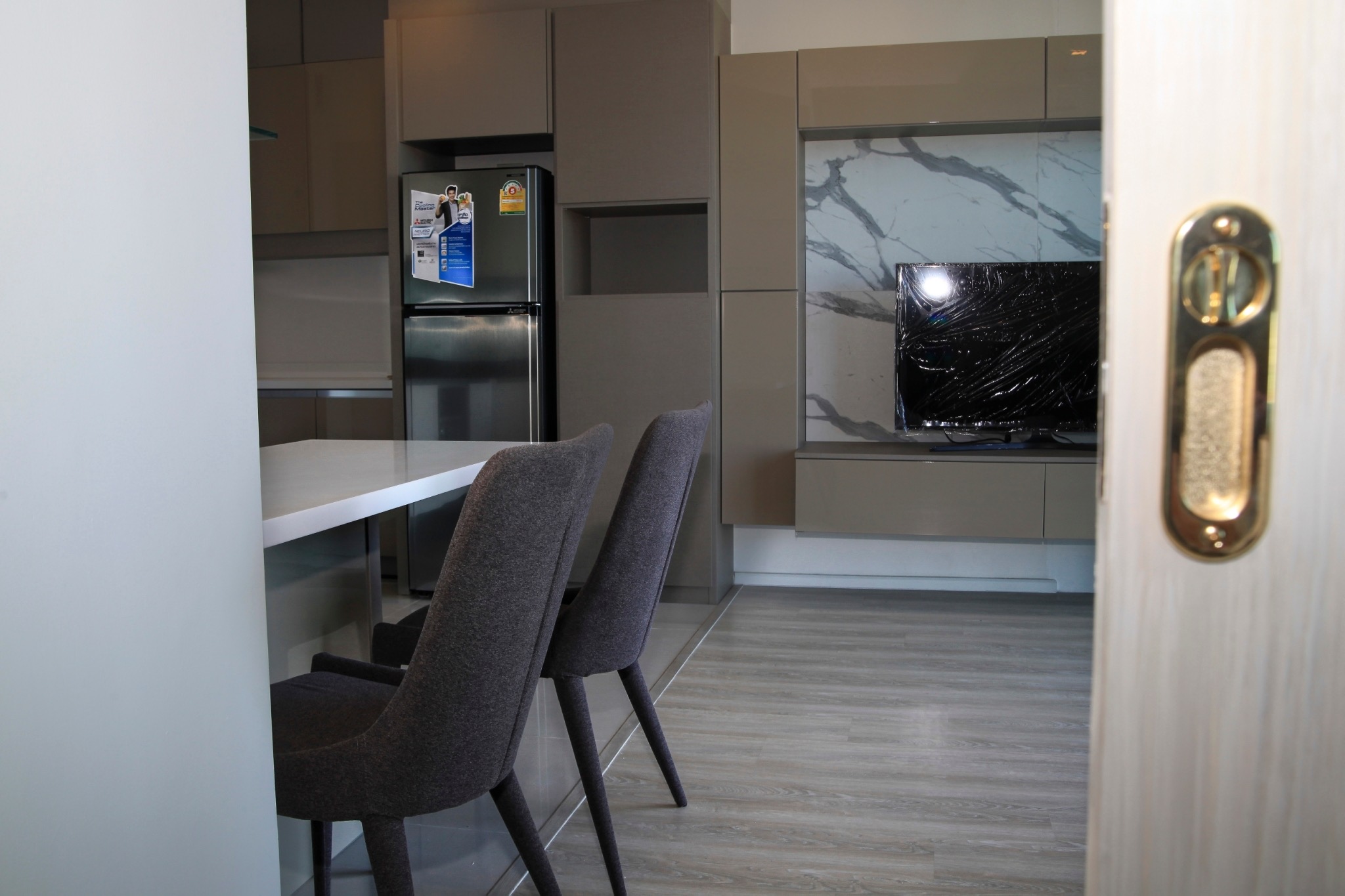 ให้เช่าคอนโด ควินน์ รัชดา 17 พื้นที่ 45 ตร.ม. 1 ห้องนอน เช่า 22000 บ/ด