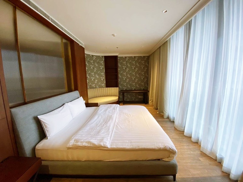 ให้เช่าคอนโด โนเบิล เพลินจิต พื้นที่ 178 ตร.ม. 3 ห้องนอน (เพนท์เฮ้าส์) เช่า 180,000 บ/ด