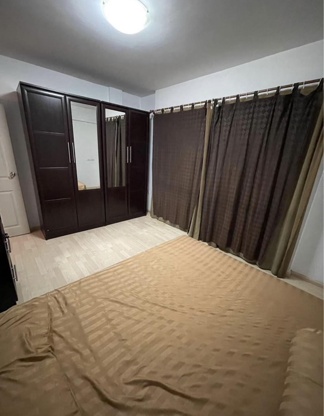 ให้เช่าทาวน์โฮม 3 ชั้น ย่านลาดปลาเค้า 21 ตร.ว. 3 ห้องนอน ราคา 24,000 บาท/เดือน