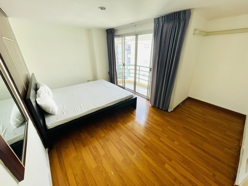 ให้เช่าคอนโด เดอะ วอเตอร์ฟอร์ด พระราม 4 พื้นที่ 108 ตร.ม. 1 ห้องนอน เช่า 18,500 บ/ด