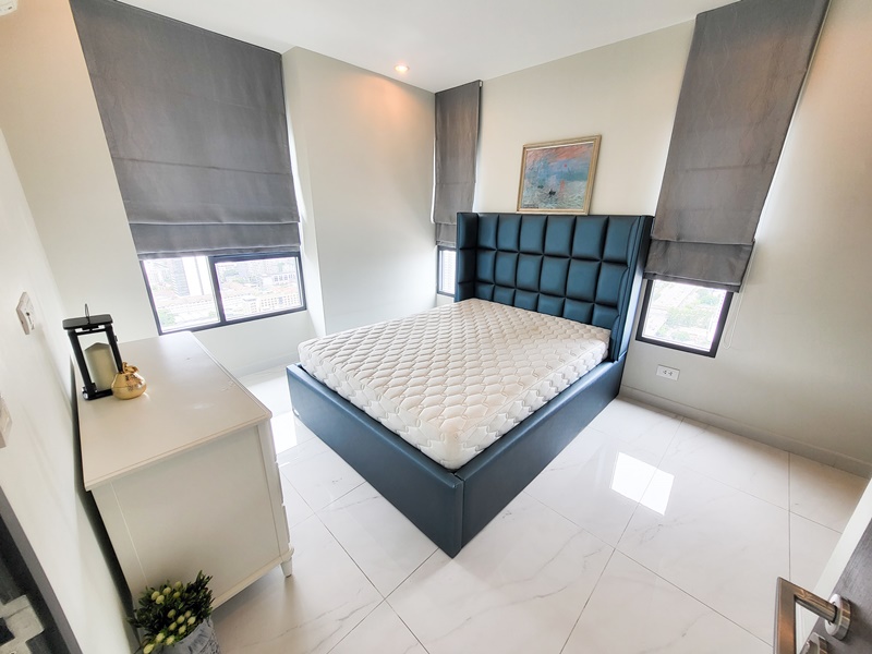 ให้เช่าคอนโด ซี เอกมัย พื้นที่ 100 ตร.ม. 3 ห้องนอน เช่า 65,000 บ/ด