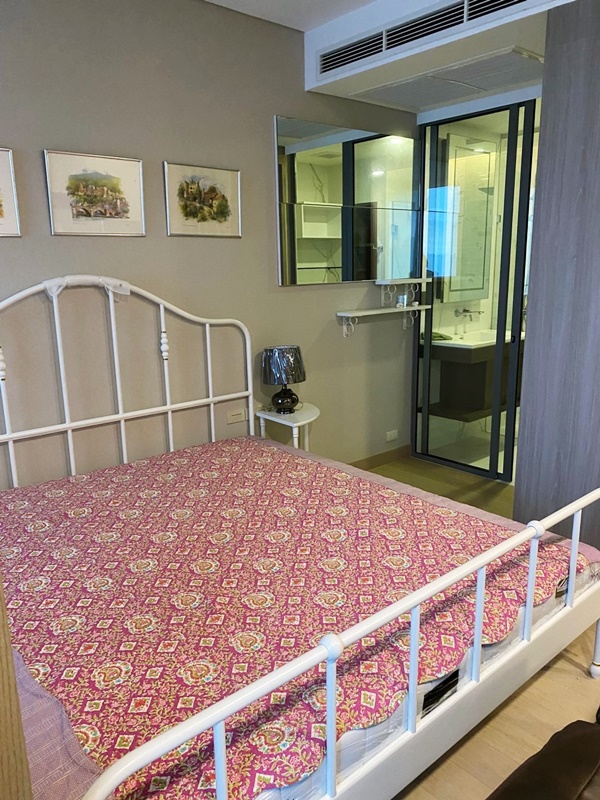 ให้เช่าคอนโด ไซมิส เอ๊กซ์คลูซีพ ควีนส์ พื้นที่ 35 ตร.ม. 1 ห้องนอน เช่า 26,000 บ/ด