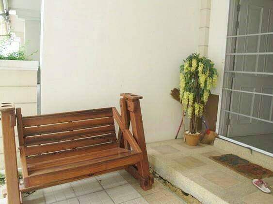 ขายทาวน์เฮ้าส์ 3 ชั้น ย่านรามคำแหง 24 พื้นที่ 20 ตรว. 3 ห้องนอน ขาย 5.9 ล้านบาท