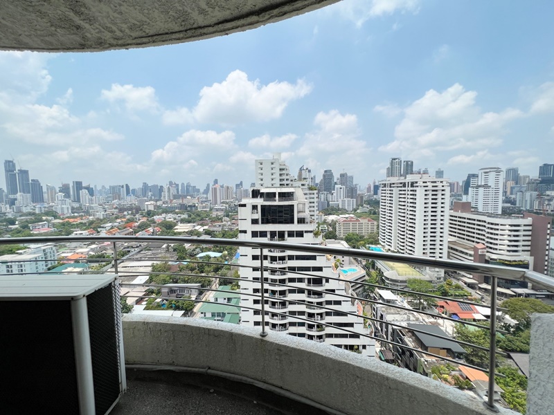 ขายคอนโด ศุภาลัย เพลส สุขุมวิท 39 พื้นที่ 123 ตรม. 2 ห้องนอน ขาย 8 ล้านบาท