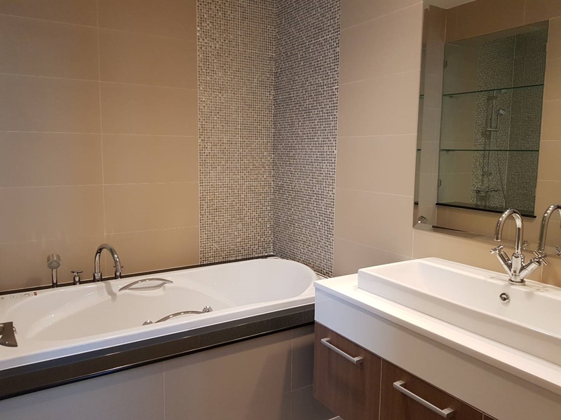 ขายบ้านเดียว 2 ชั้น ย่านสาทร พื้นที่ 94.90 ตรว. 4 ห้องนอน ขาย 19.5 ล้านบาท