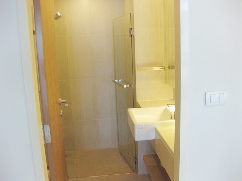 คอนโดให้เช่า ซีณิธ เพลส สุขุมวิท 42 ตึก A ชั้น X พื้นที่ 37 ตร.ม. 1 ห้องนอน เช่า 19,500 บ/ด