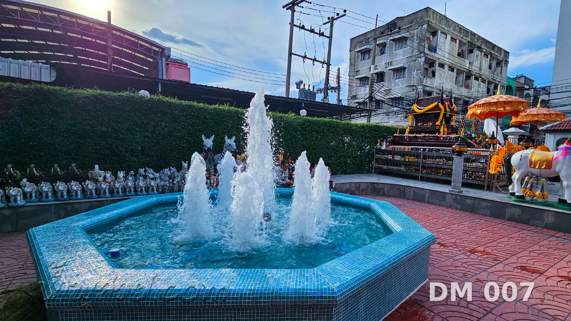 น้ำพุต้นสน ตลาดสี่มุมเมือง ปทุมธานี