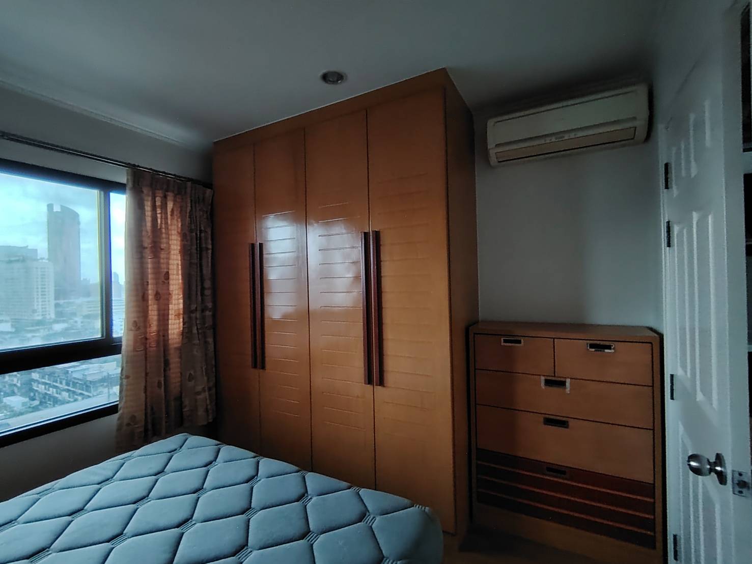 ให้เช่าคอนโด ลุมพินี เพลส พหล-สะพานควาย 36 ตร.ม. 1 ห้องนอน เช่า 12,000 บ/ด