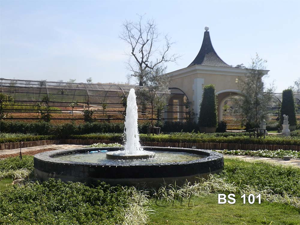 น้ำพุแต่งสวน ในโครงการ The BlueSky รีสอร์ท เขาค้อ