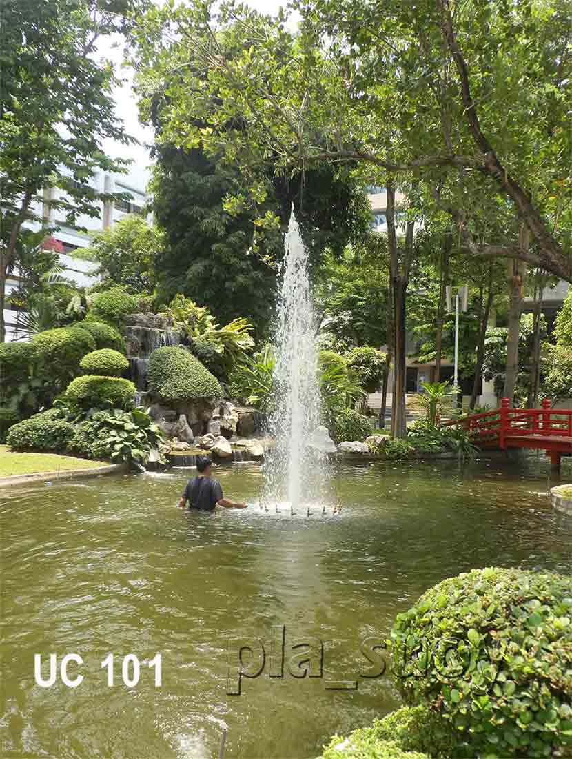 ชุดน้ำพุ ขาตั้ง ที่ มหาวิทยาลัย หอการค้า