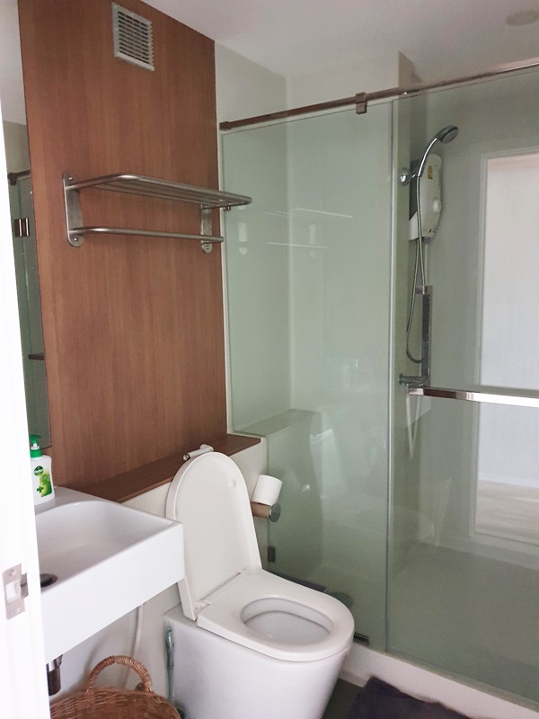 ให้เช่าคอนโด บลอสซั่ม คอนโด สาทร-เจริญราษฎร์ พื้นที่ 31 ตร.ม. 1 ห้องนอน เช่า 11,000 บ/ด