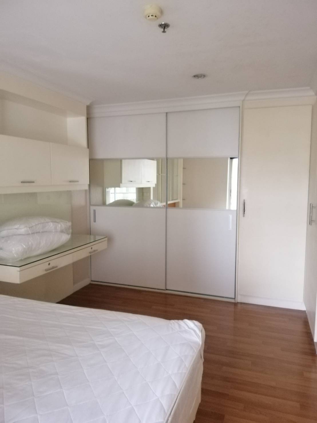 ให้เช่าคอนโด ลุมพินี เพลส พระราม 9 พื้นที่ 70 ตร.ม. 2 ห้องนอน เช่า 27,000 บ/ด