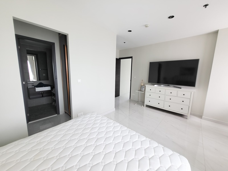 ให้เช่าคอนโด ซี เอกมัย พื้นที่ 100 ตร.ม. 3 ห้องนอน เช่า 65,000 บ/ด