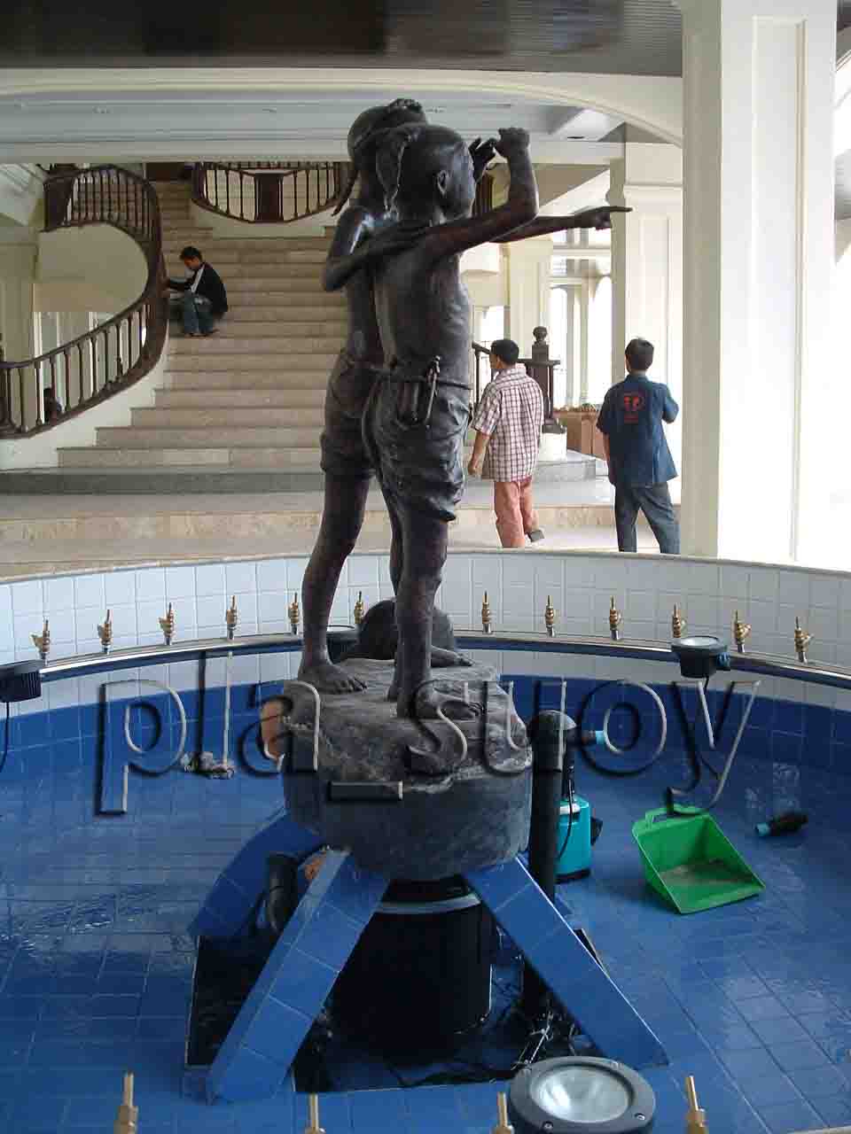 น้ำพุประติมากรรม เด็กไทย