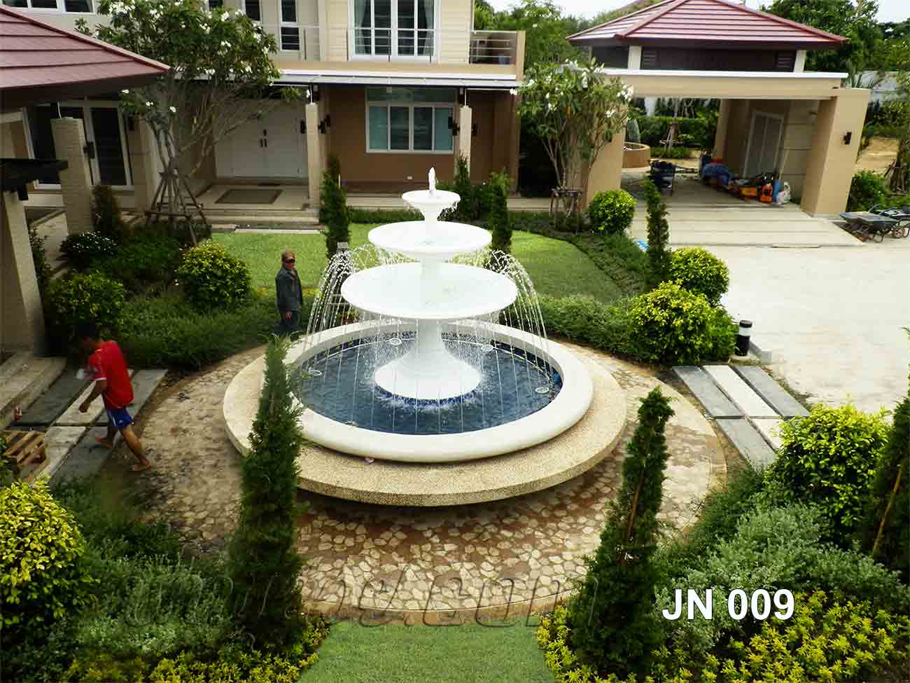 บ่อน้ำพุวงกลม พานน้ำพุ 3 ชั้น ที่บ้านคุณจิรณี ที่ถ.เลียบคลองภาษีเจริญ