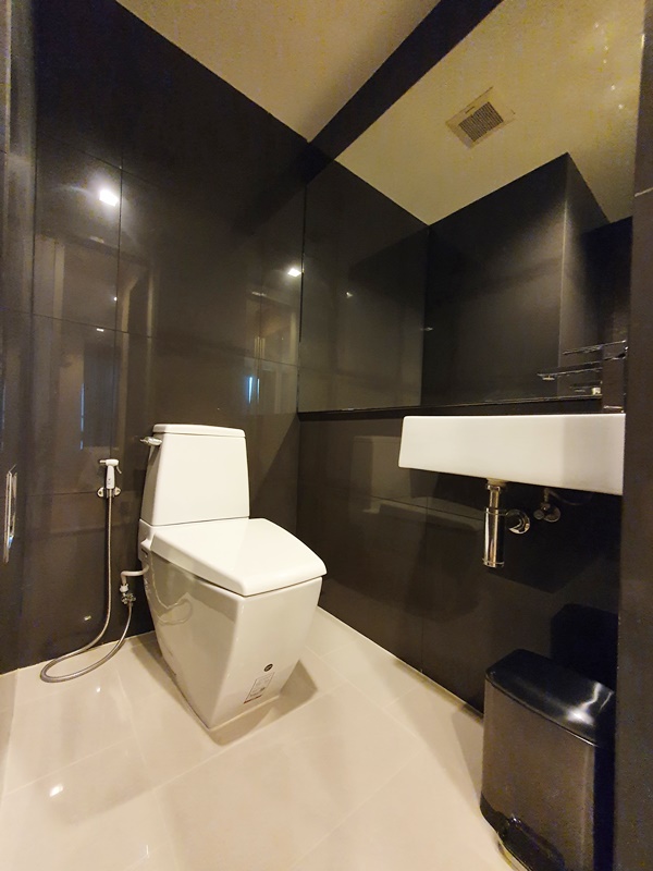 ให้เช่าคอนโด ริทึ่ม สาทร พื้นที่ 45 ตร.ม. 1 ห้องนอน เช่า 19,500 บ/ด