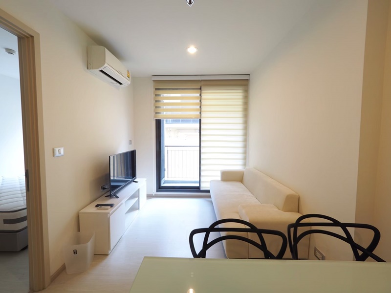 ขายคอนโด ริทึ่ม สุขุมวิท 42 พื้นที่ 35 ตร.ม. 1 ห้องนอน ขาย 6.7ล้านบาท