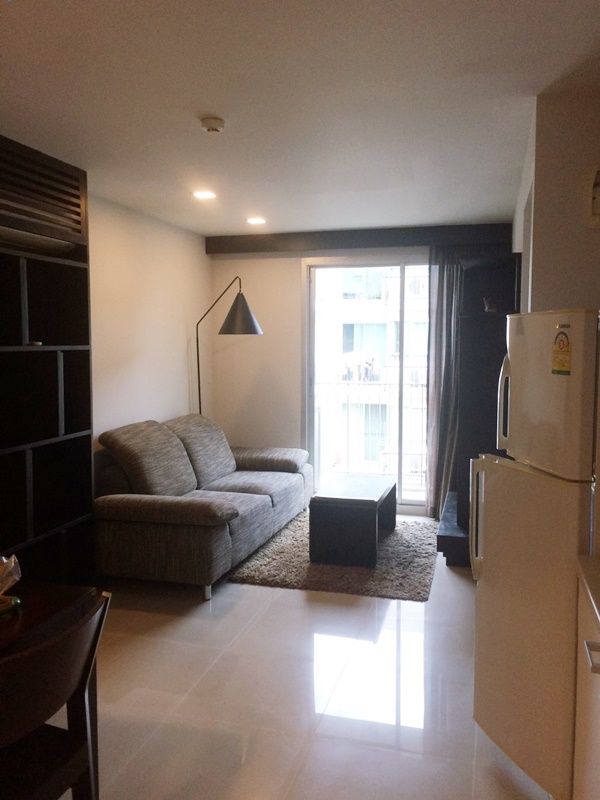 ขายคอนโด เดอะ โคลเวอร์ ทองหล่อ พื้นที่ 45 ตร.ม. 1 ห้องนอน ขาย 5.1 ล้านบาท