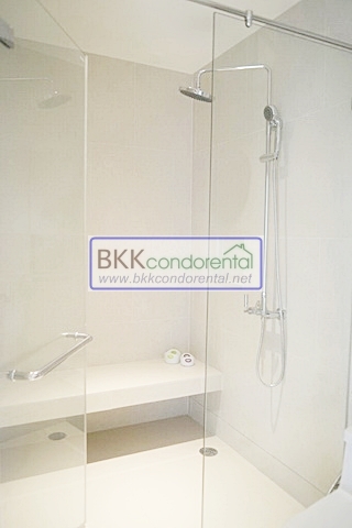 ให้เช่าคอนโด ดิ เอ็มโพริโอ เพลส พื้นที่ 48 ตร.ม. 1 ห้องนอน เช่า 40,000 บ/ด