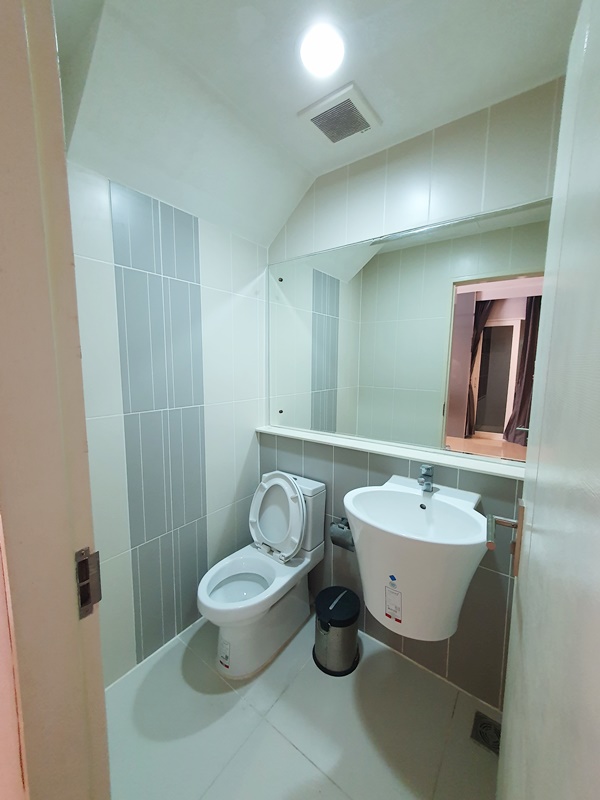 ขายทาวน์โฮม 3ชั้น ย่านรามคำแหง 39 พื้นที่ 32.2 ตรว. 3 ห้องนอน ขาย 6.9 ล้านบาท