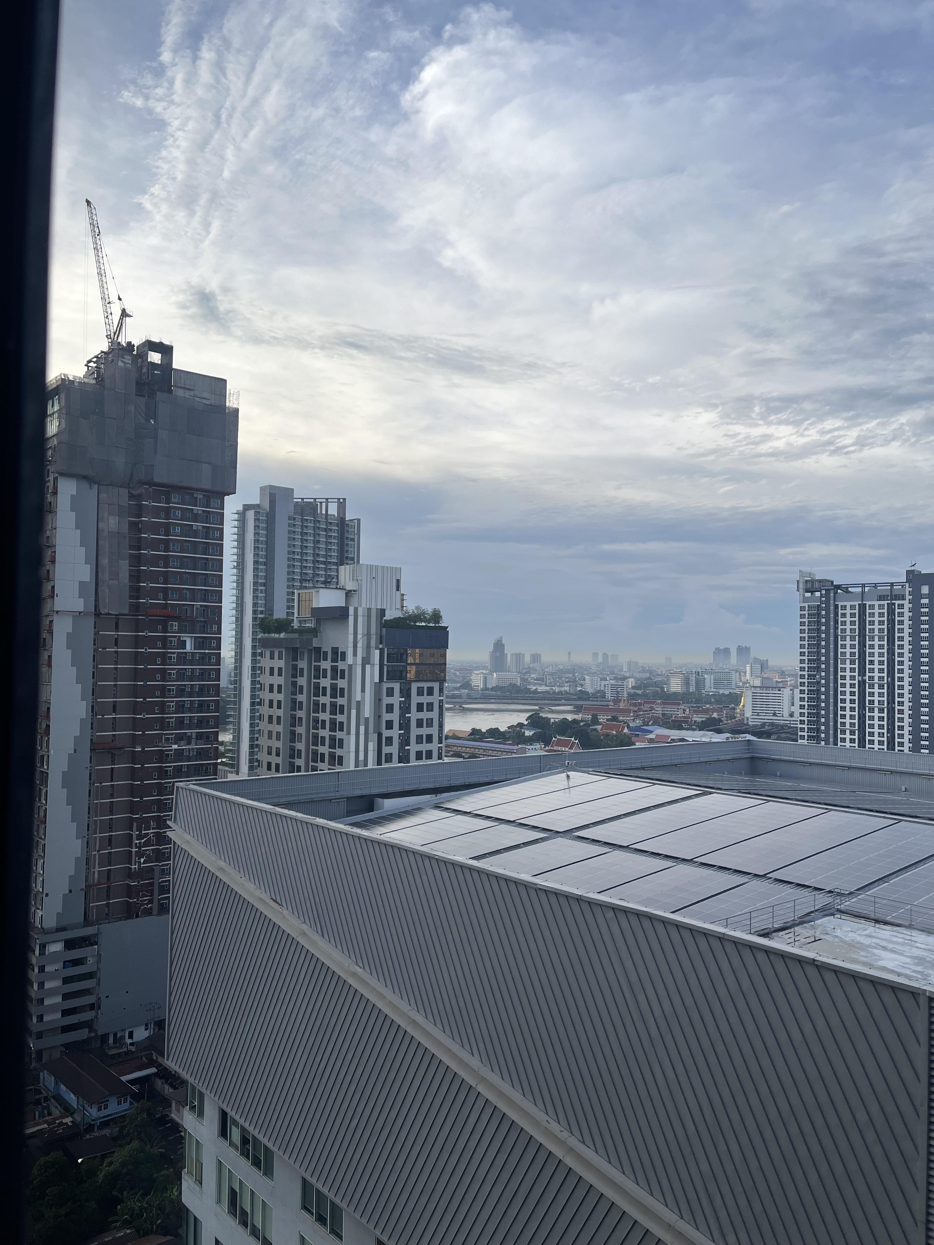 ให้เช่าคอนโด เดอะ ทรี อินเตอร์เชนจ์ พื้นที่ 30 ตร.ม. 1 ห้องนอน เช่า 10,000 บ/ด