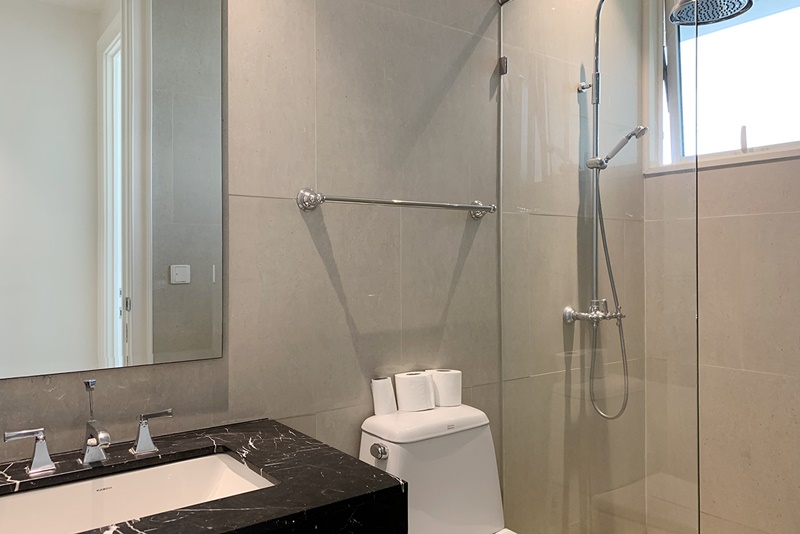 ให้เช่าคอนโด รอย์ช ไพรเวท เรสซิเดนซ์ส พื้นที่ 111.33 ตรม. 2 ห้องนอน เช่า 79,000 บ/ด