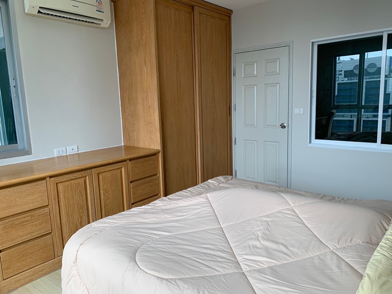 ให้เช่าคอนโด ไลฟ์ แอท สาทร 10 พื้นที่ 41 ตร.ม. 1 ห้องนอน เช่า 18,000 บ/ด