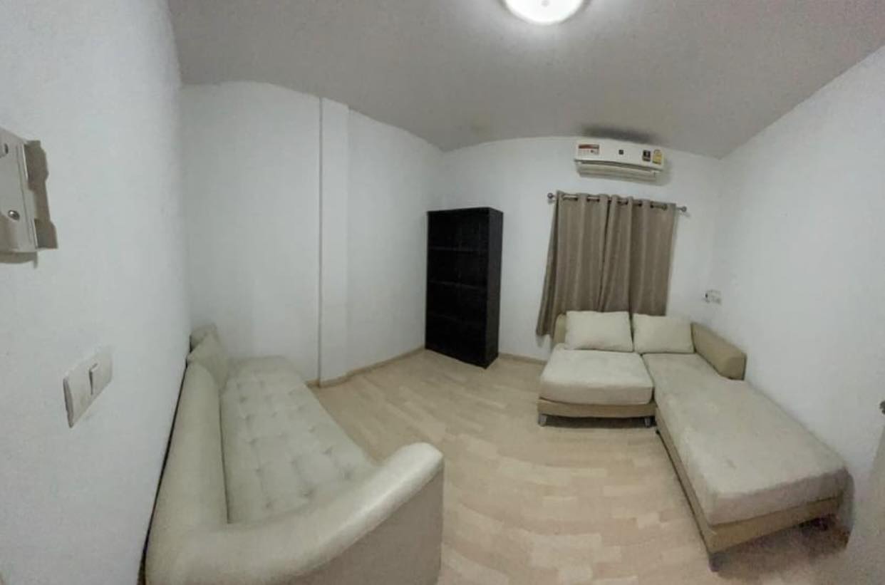 ให้เช่าทาวน์โฮม 3 ชั้น ย่านลาดปลาเค้า 21 ตร.ว. 3 ห้องนอน ราคา 24,000 บาท/เดือน