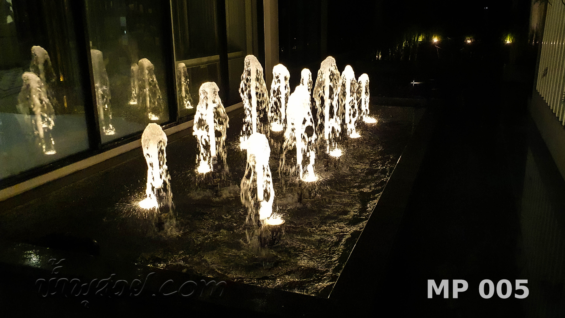 น้ำพุฟองเบียร์ เอ็มพี กรุ๊ป (ประเทศไทย) ประดิษฐ์มนูธรรม