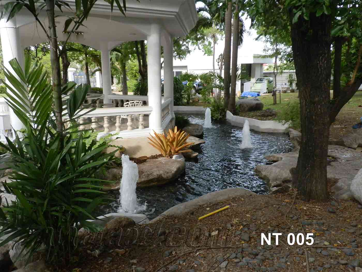 น้ำพุแต่งสวน บ่อ Free Form ต้นสน 6 หัว ที่บ้าน คุณานันทกุล