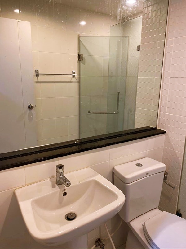 ให้เช่าคอนโด เดอะ ทรี อินเตอร์เชนจ์ พื้นที่ 30 ตร.ม. 1 ห้องนอน เช่า 11,000 บ/ด