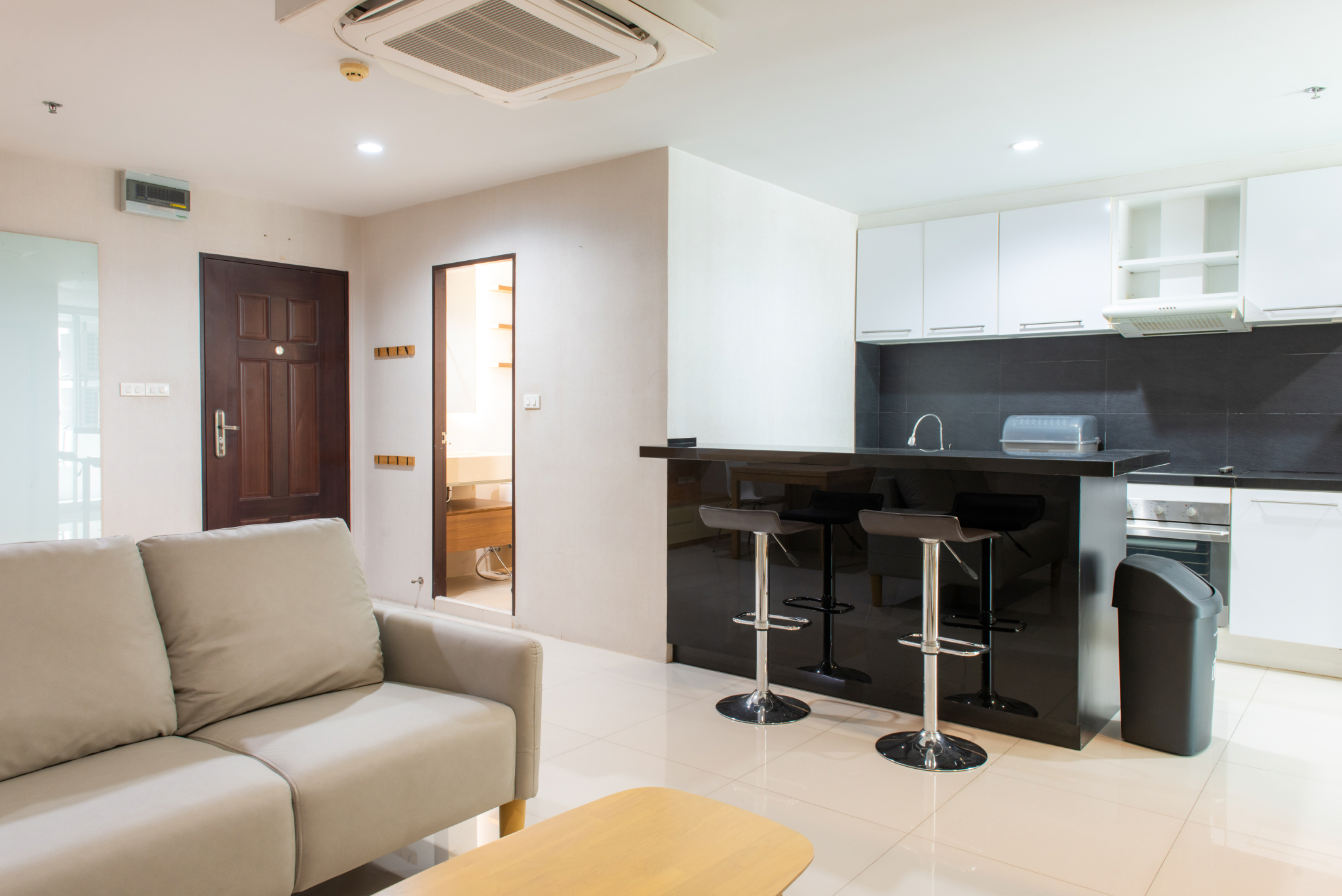 ให้เช่าคอนโด สุขุมวิท ลิฟวิ่ง ทาวน์ พื้นที่ 60 ตรม. 1 ห้องนอน เช่า 22,000 /เดือน