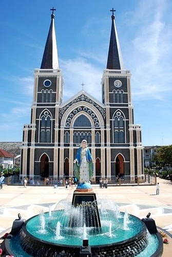 น้ำพุประติมากรรม พระแม่มารีอาปฎิสนธินิรมล