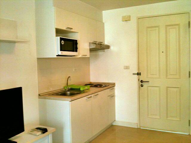 ให้เช่าคอนโด เดอะ โคลเวอร์ ทองหล่อ พื้นที่ 38 ตร.ม. 1 ห้องนอน เช่า 17,000 บ/ด