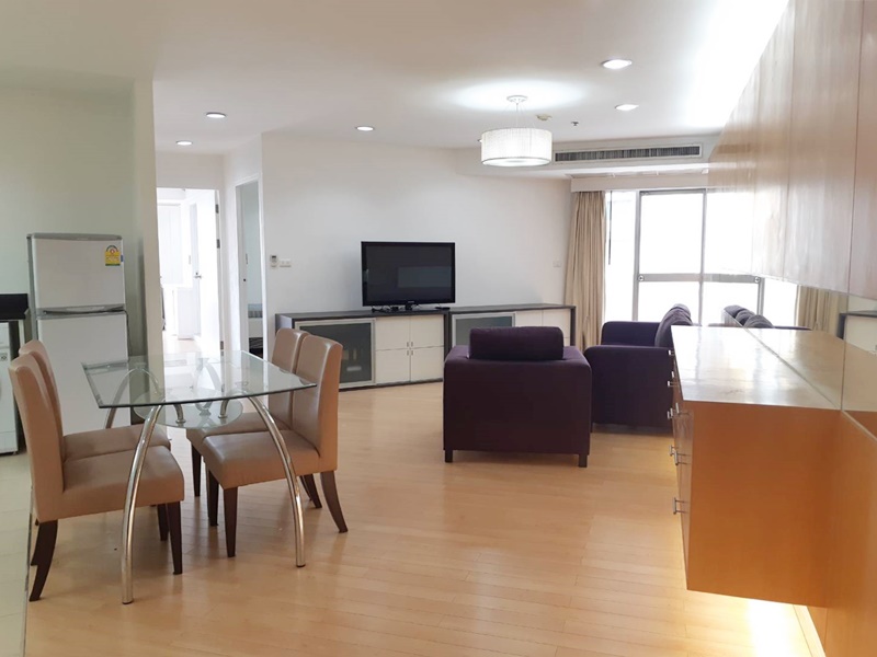 ขาย/ให้เช่าคอนโด วิทยุ คอมเพล็กซ์ พื้นที่ 86 ตร.ม. 2 ห้องนอน เช่า 28,000 บ/ด ขาย 5.4 ล้านบาท