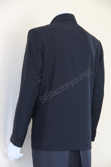 เสื้อแจ๊คเก็ตสูทสีดำ (ต่ออกรางน้ำ)