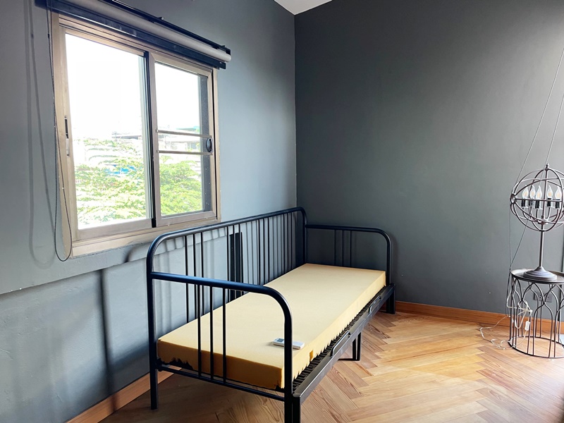 ให้เช่าทาวน์โฮม 2 ชั้น เจริญราษฎร์ 5 พื้นที่ 20 ตรว. 3 ห้องนอน เช่า 48,000 บ/ด