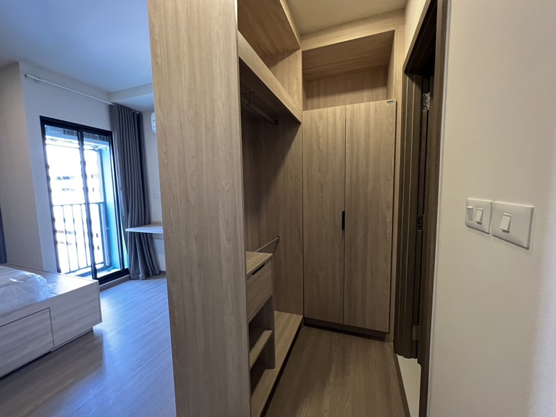 ให้เช่าคอนโด เดอะ มูฟ ราม 22 พื้นที่ 24 ตร.ม. 1 ห้องนอน เช่า 9,500 บ/ด