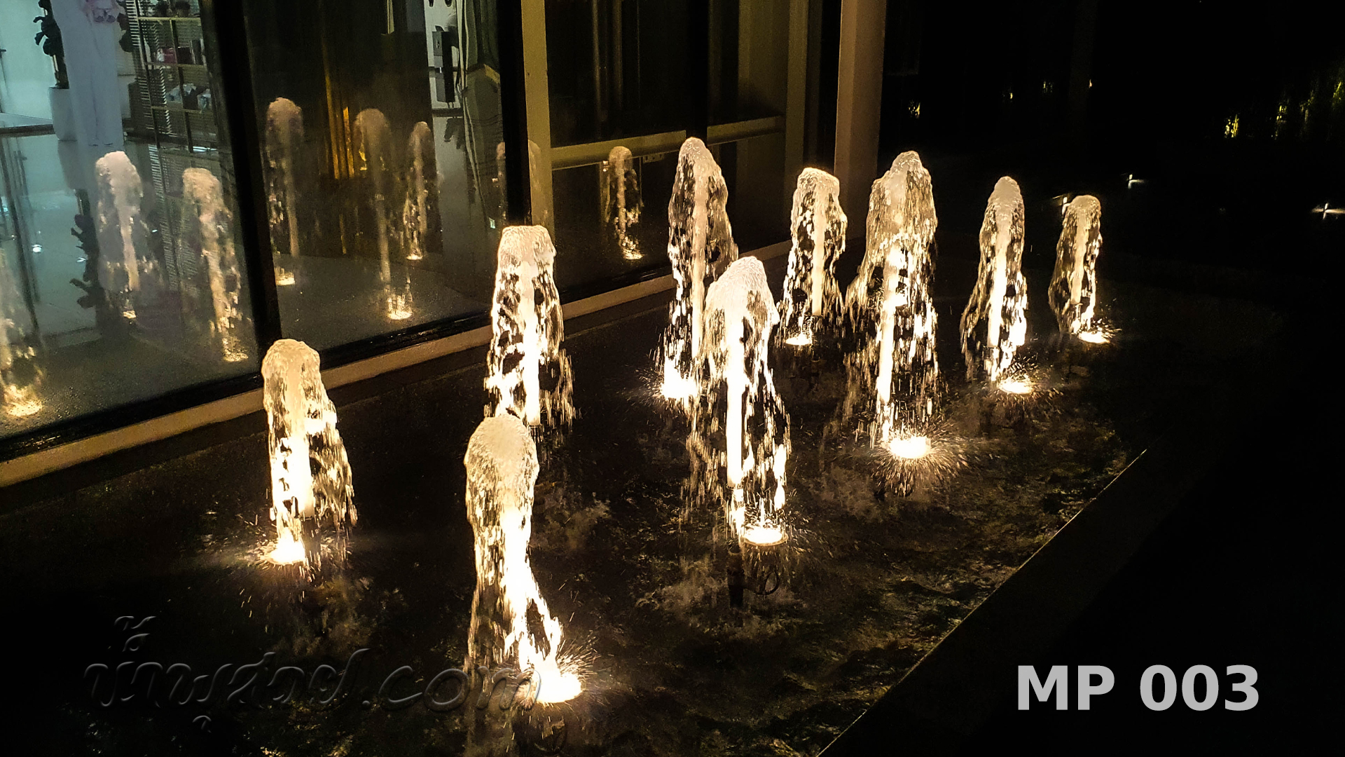 น้ำพุฟองเบียร์ เอ็มพี กรุ๊ป (ประเทศไทย) ประดิษฐ์มนูธรรม