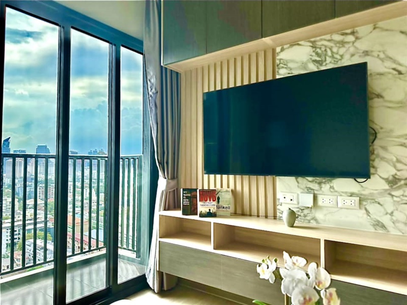 ให้เช่าคอนโด เดอะ เบส เพชรบุรี-ทองหล่อ พื้นที่ 33 ตร.ม. 1 ห้องนอน เช่า 19,000 บ/ด